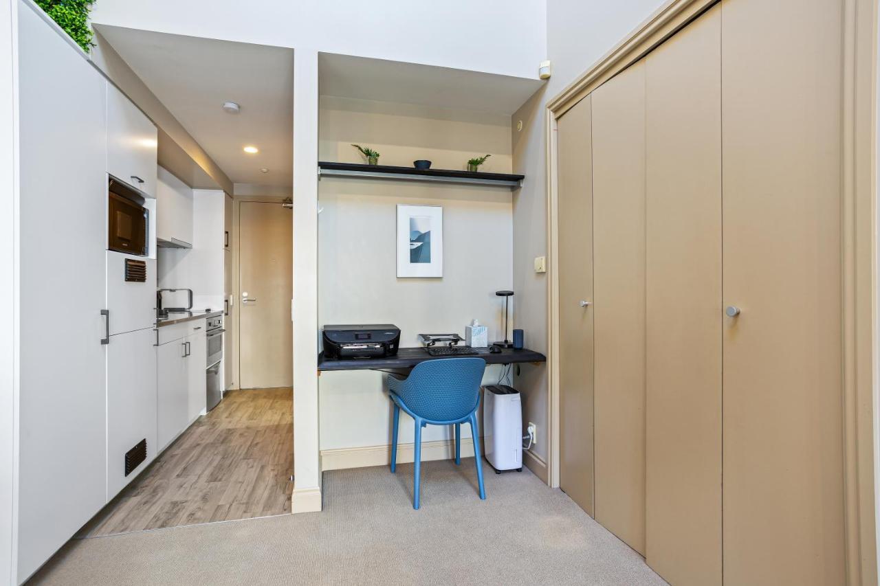 Viaduct Duplex - Free Parking Location *